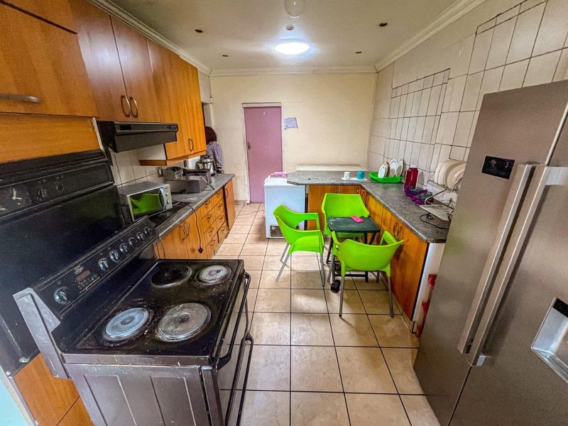 Rosettenville Extension, 3 Bedroom house with flatlet - Photo 2