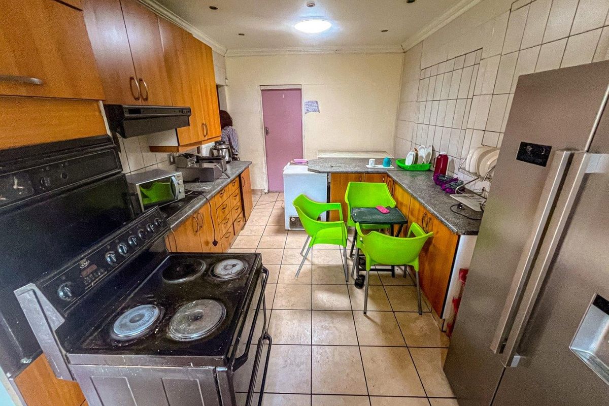 Rosettenville Extension, 3 Bedroom house with flatlet - Photo 2