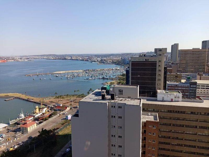 An Exclusive Urban Oasis: Beautiful two bedroom flat in the CBD - Photo 1