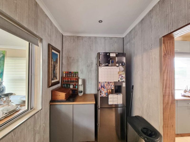 Elegant Living Steps from the Ocean! - Photo 7