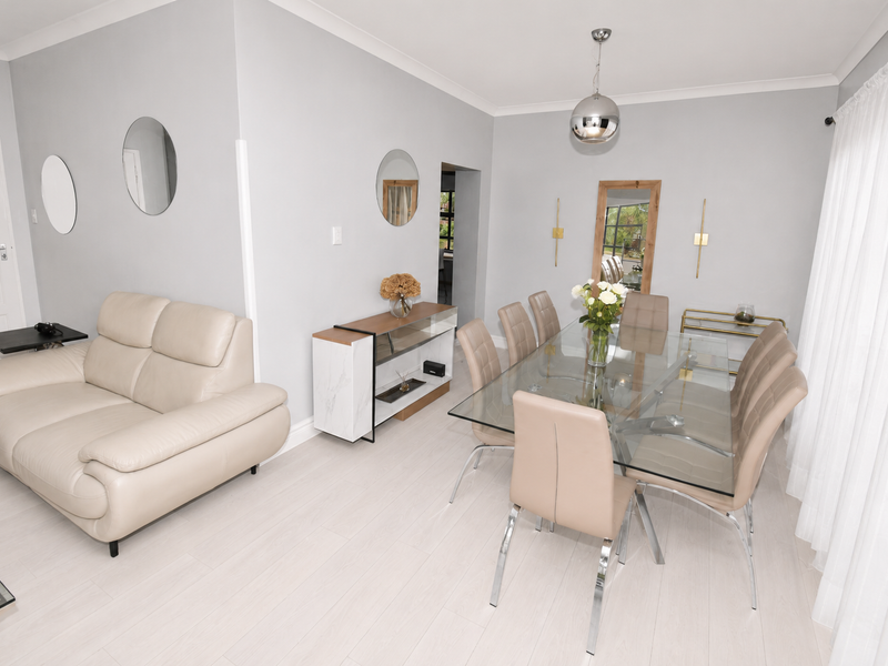 Spacious Family Home with Modern Comforts and Exceptional Entertaining Areas - Photo 9