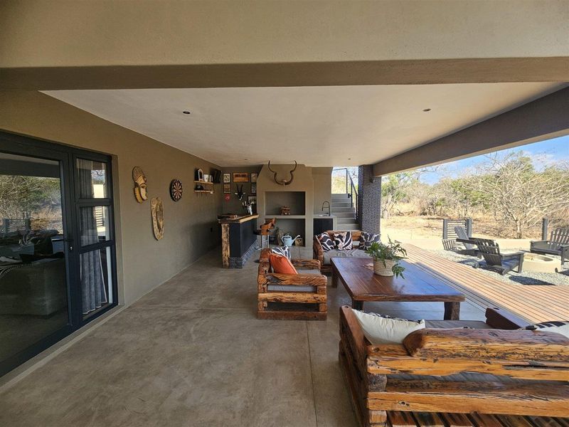 Elegant, furnished modern 3 bedroom home to rent on Moditlo - Photo 2