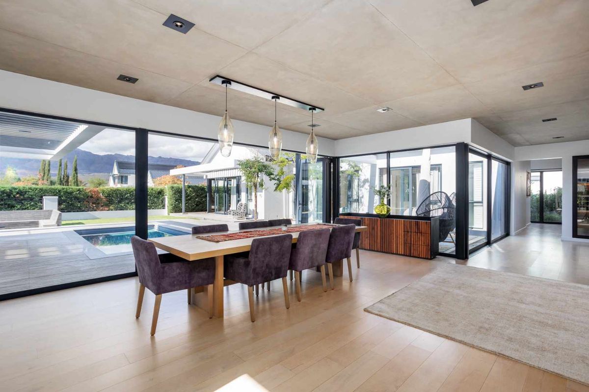 Exceptional Five-Bedroom Furnished Home to Rent in La Vue Neighbourhood on Val de Vie Estate - Photo 3