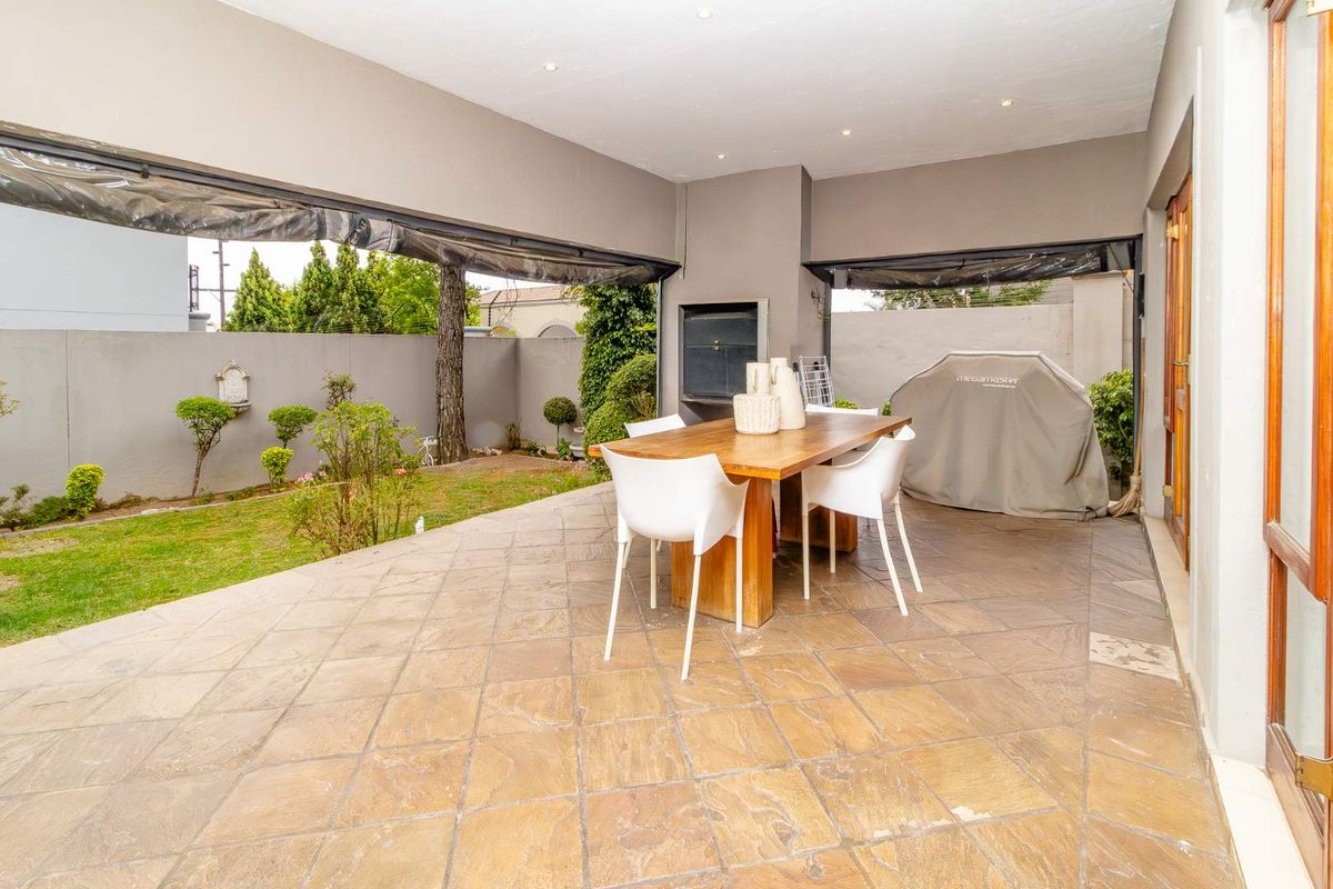 Spacious Family Cluster in Secure Estate! - Photo 3