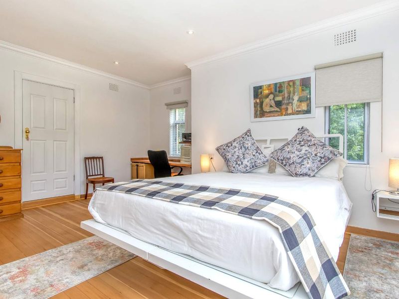 3 Bedroom Family Home with a Garden Cottage - Photo 8