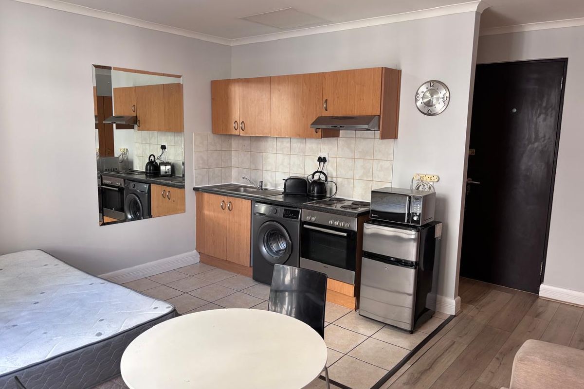 SUPERB STUDIO - Partially FURNISHED - Photo 4