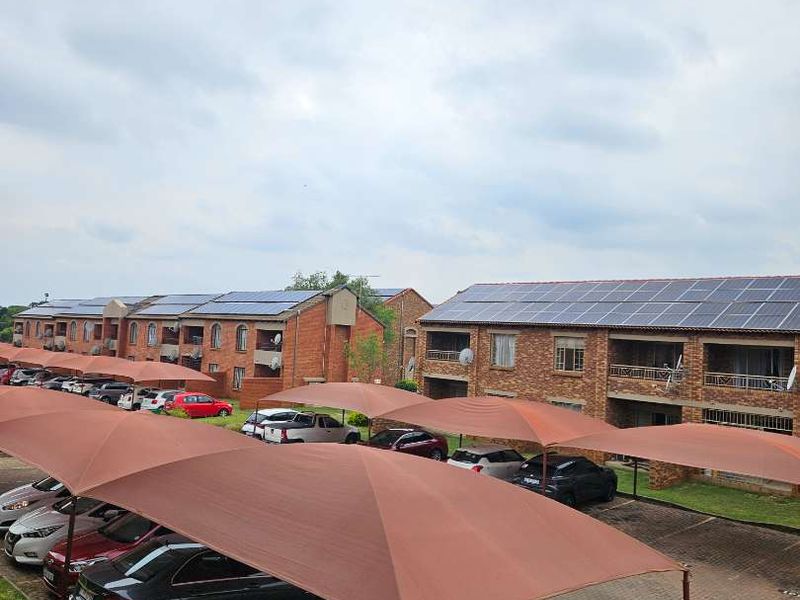 Bachelor flat in Karenpark - Photo 2