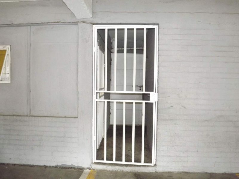 **Charming Room for Rent in Prime Location** - Photo 3