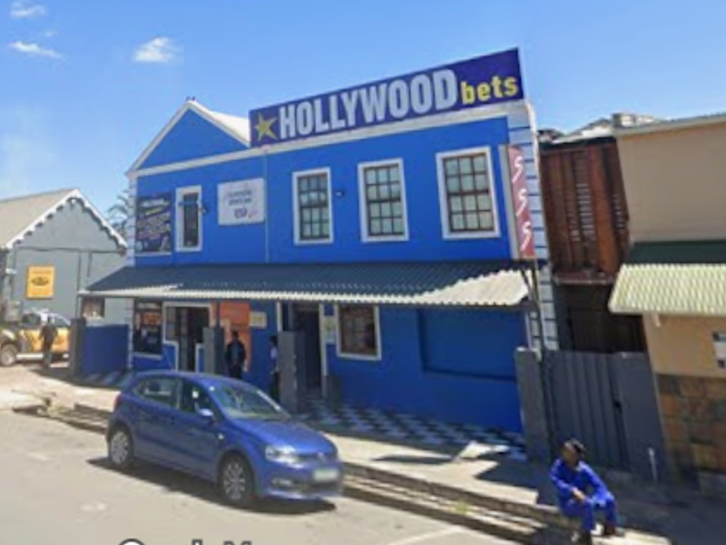 Ground floor Commercial property to let in Grahamstown - Photo 3