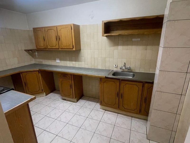 Spacious apartment with potential - Photo 5