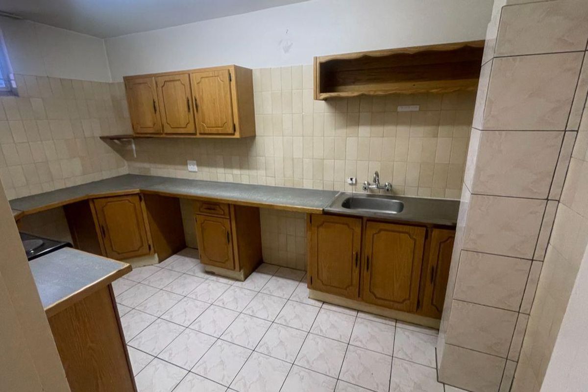 Spacious apartment with potential - Photo 5