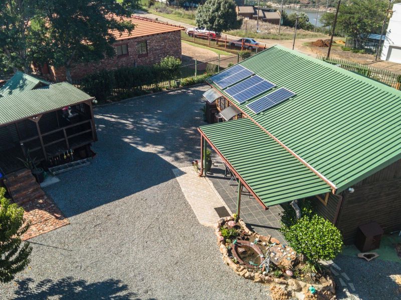 Elegant 3 Bedroom Home with Uninterrupted Vaal River Views - Photo 2