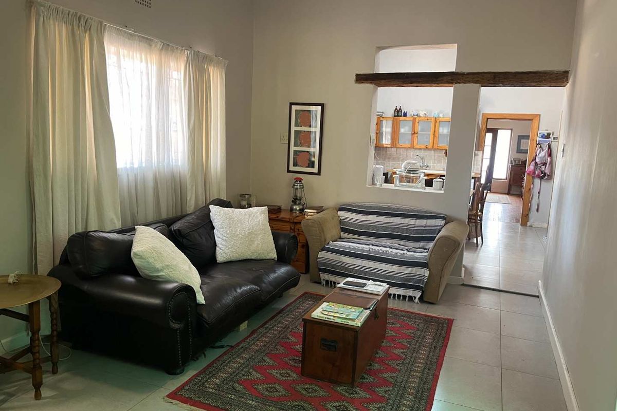 Lovely and cosy family home in a popular area - Photo 3