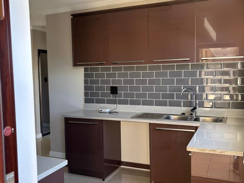 Pristine property in the heart of a complex in Centurion - Photo 5