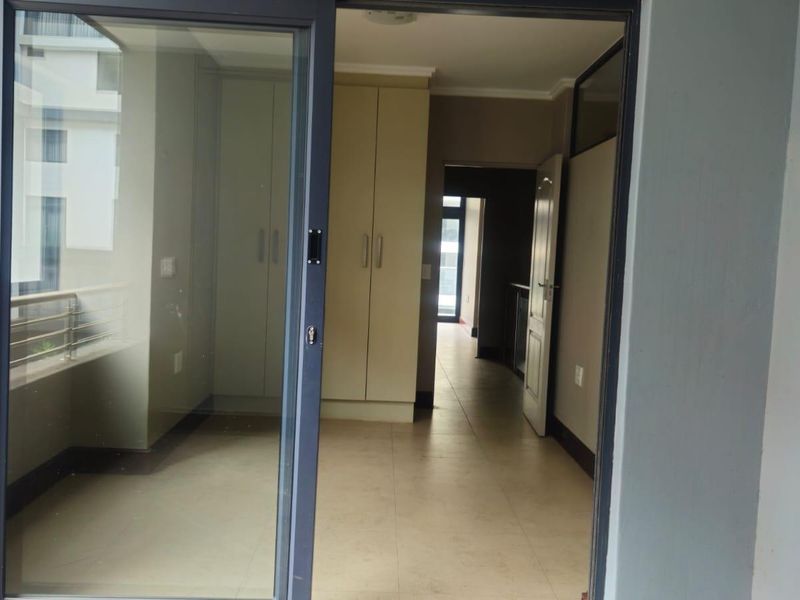 Modern 2-Bedroom Apartment with Sea Views in uMhlanga Durban - Photo 7