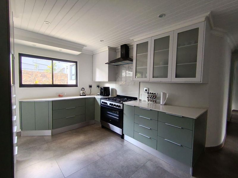 Stylish Family Home with Built-In Braai & More! - Photo 9