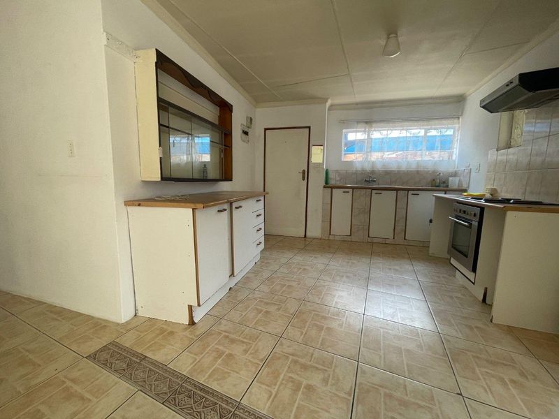 Charming 2-Bed Garden Cottage: Your New Home Awaits!" - Photo 7