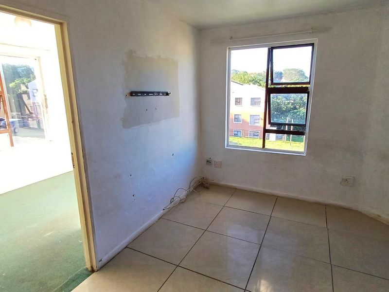 Ready to upgrade 2 bedroom ground floor apartment - Photo 8