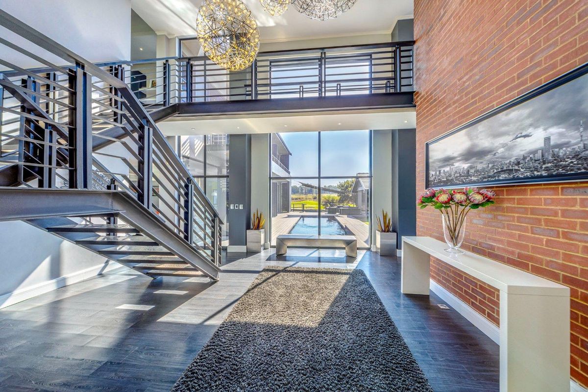 Living in a Sophisticated Sanctuary - Photo 5