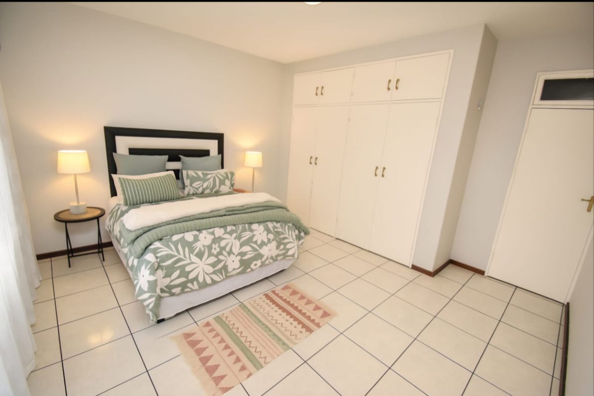 Modern 2-Bed, 1-Bath Apartment for Comfortable Living - Photo 2