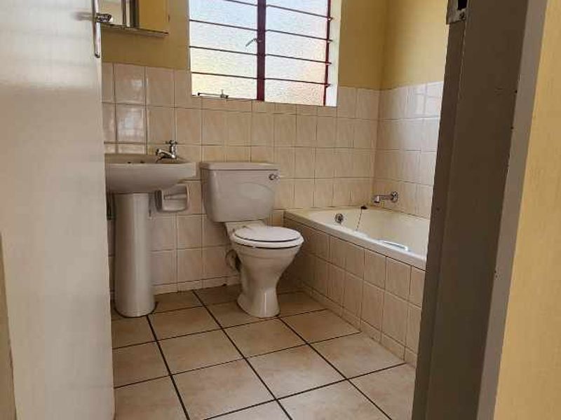 4 Bedroom House To Rent In Amandasig - Photo 3