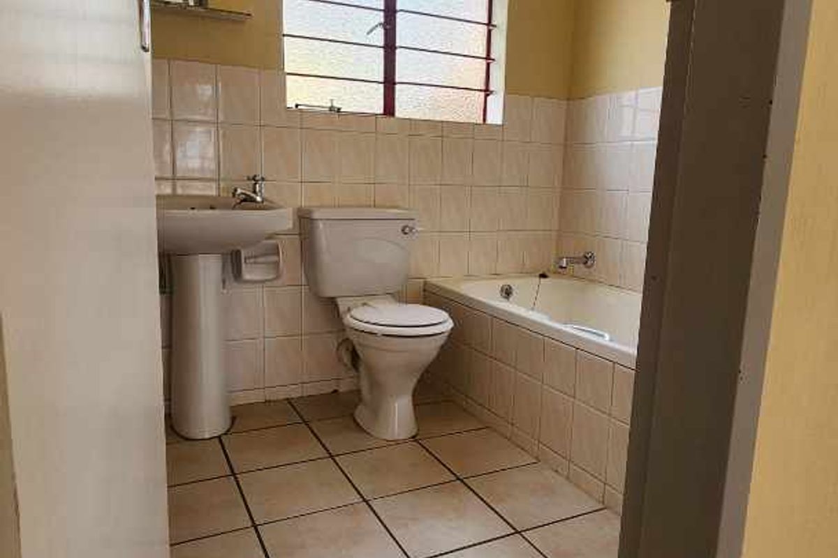 4 Bedroom House To Rent In Amandasig - Photo 3