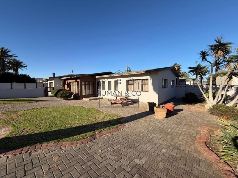 Spacious Family Home on a Large Erf in Meersig - Photo 1