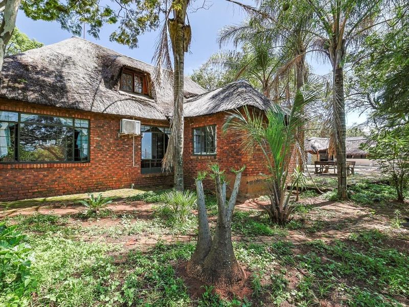 4.2ha Smallholding With Warehouse, Flats & Thatched Home – Kameeldrift West - Photo 10