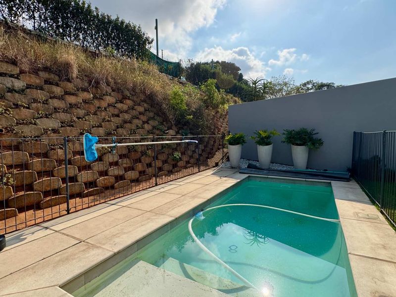 Exclusive Executive Estate Living - Photo 2