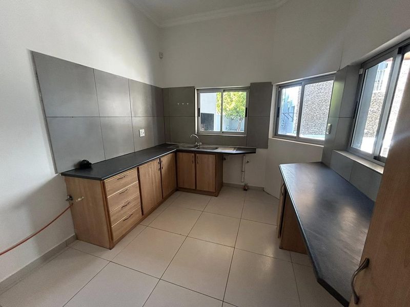 Spacious, private, and perfectly positioned in the heart of Kleine Kuppe - Photo 4