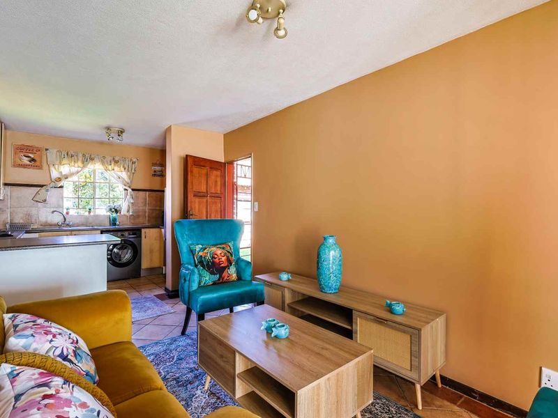 Fully Furnished 2-Bedroom Apartment to Rent - Photo 8