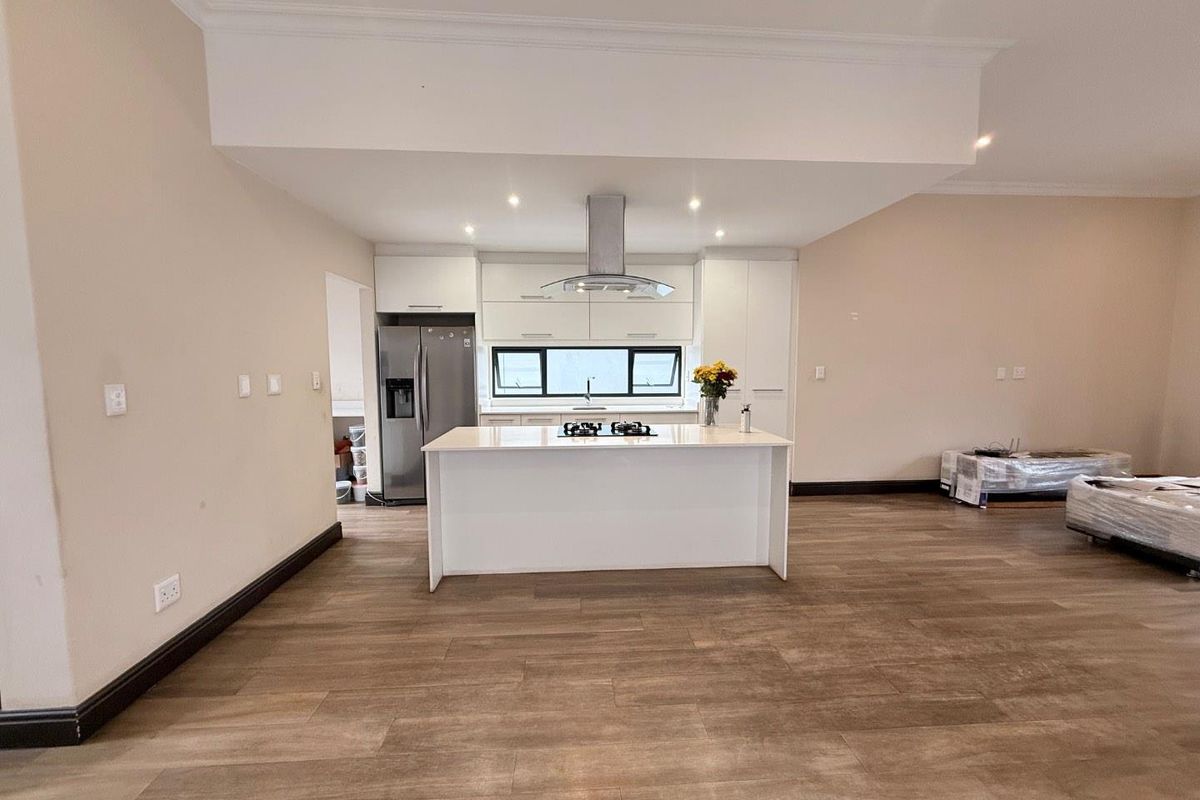 Spacious Serenity: Your Perfect Family Sanctuary Awaits! - Photo 5