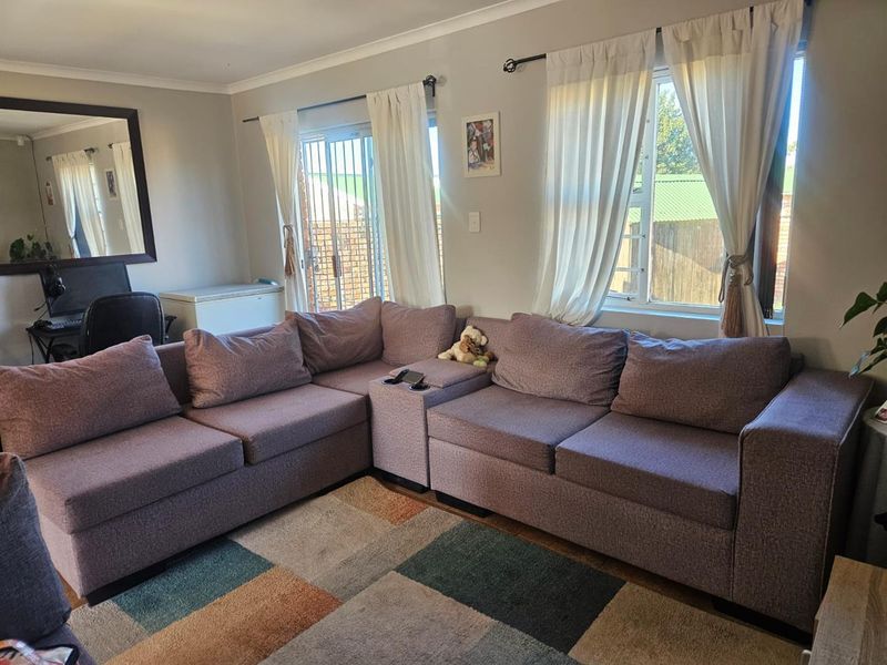 2 Bedroom Townhouse in Lorraine - Photo 7