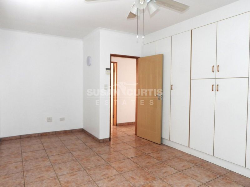 Family house with safety first - Photo 10