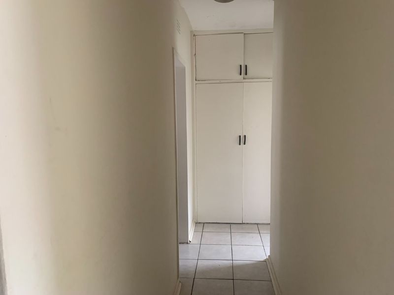Spacious 2-Bedroom Apartment for Sale in Turffontein - Photo 9