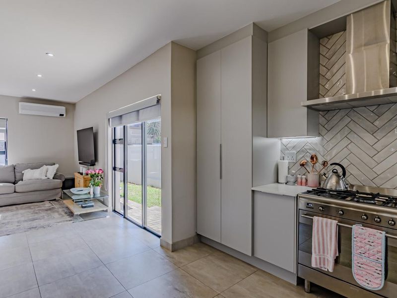 MODERN WITH ALL THE BELLS AND WHISTLES! - Photo 8