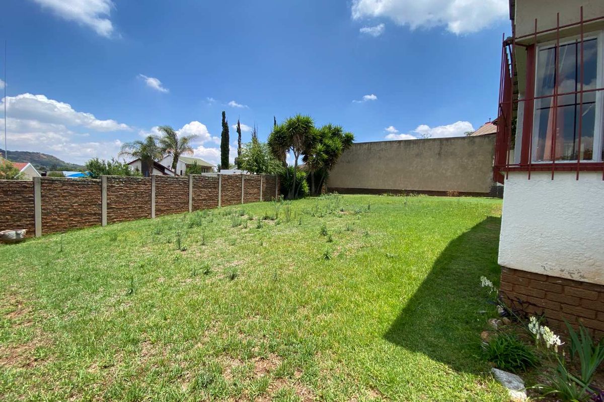 Packed With Potential - 3 Bedrooms Plus Study - Photo 3