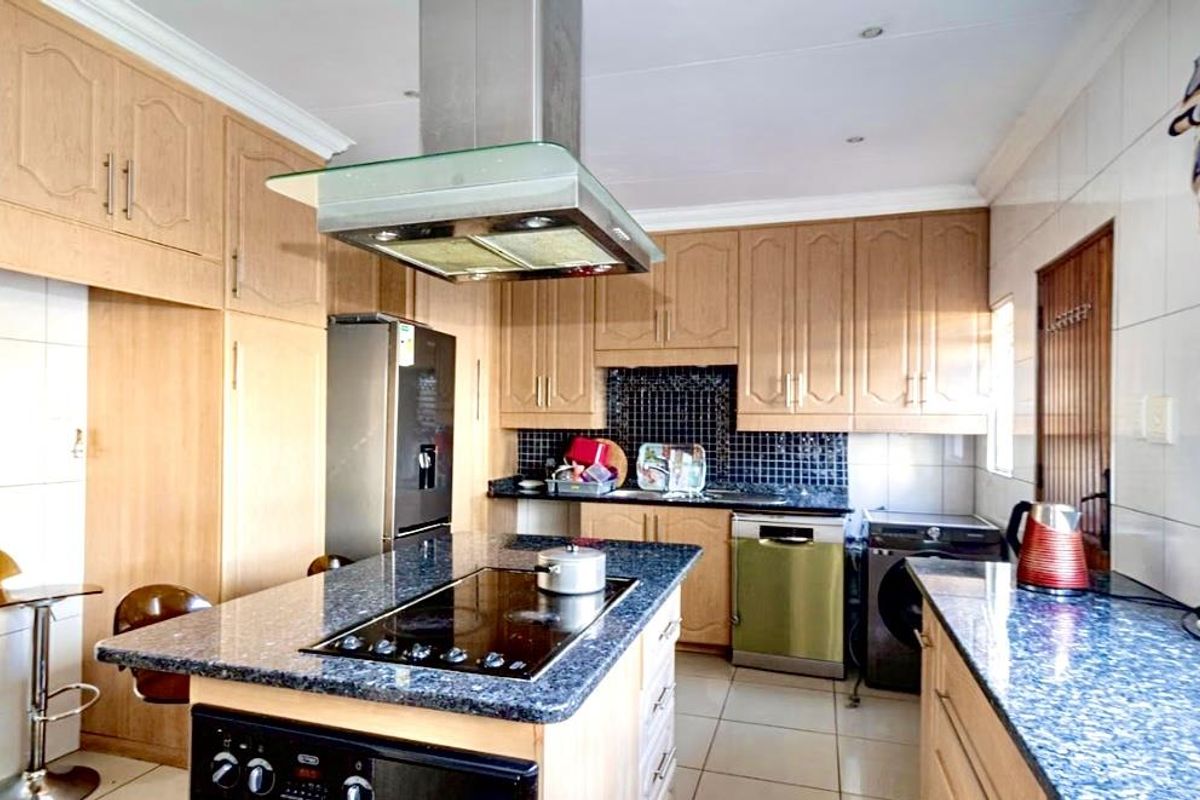 Elegant Family Retreat with Sauna, Skylights & Entertainer’s Dream Spaces - Photo 3