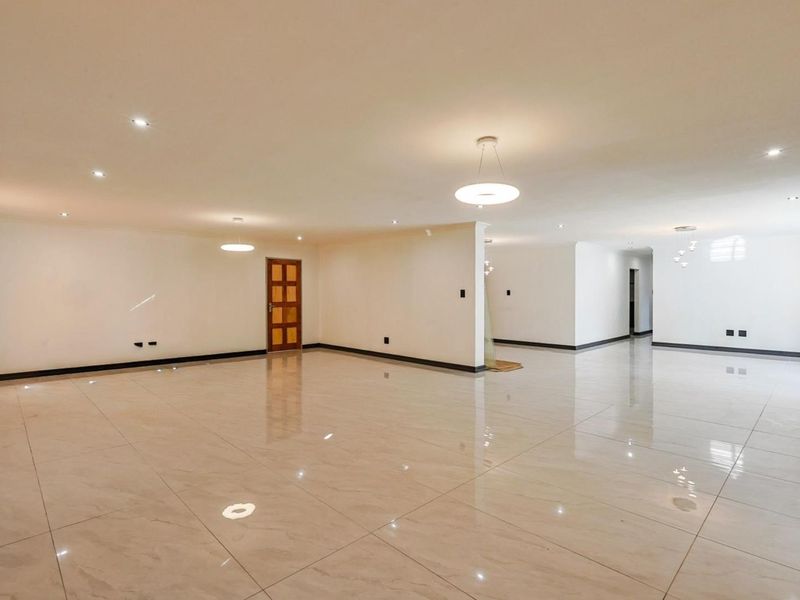 Newly Renovated 6-Bedroom Single-Storey Home with Flatlet – Turnkey Perfection - Photo 8