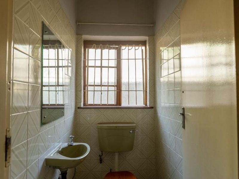 A Classic Kensington Home with Endless Potential - Photo 4