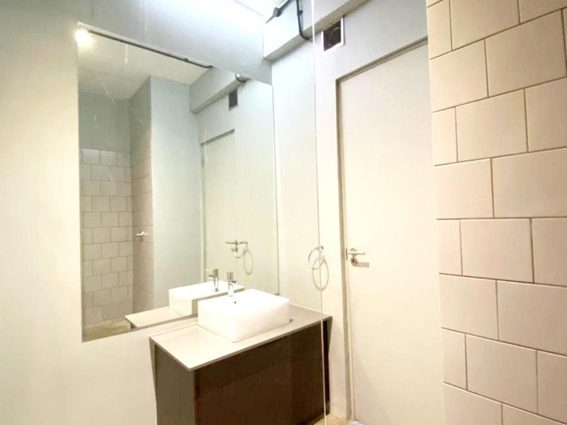 Stunning Bachelor pad at The Hallmark Hotel New Doornfontein - Photo 7