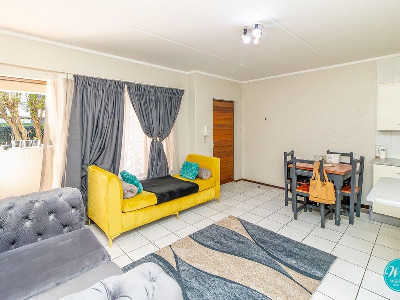 Ideal First Time Buy - Secure Lock-Up and Go Apartment! - Photo 6