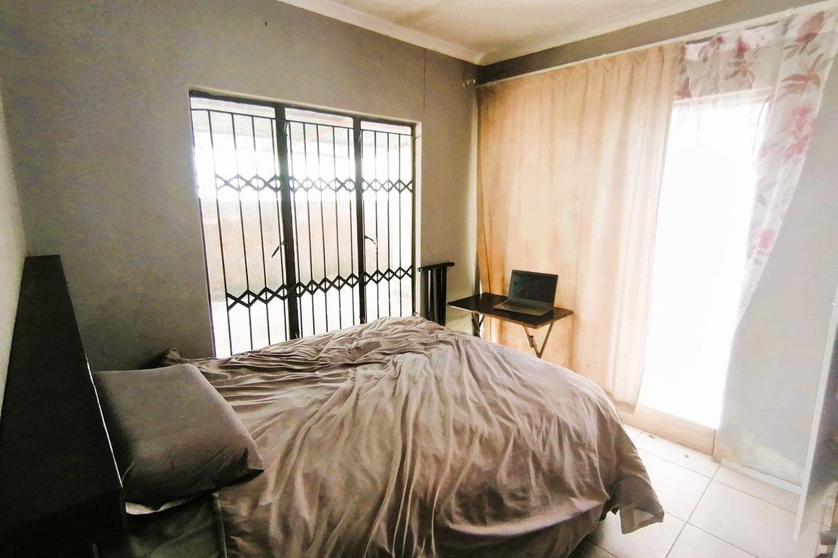 Charming 2-Bedroom Home – Ideal for Investors - Photo 4