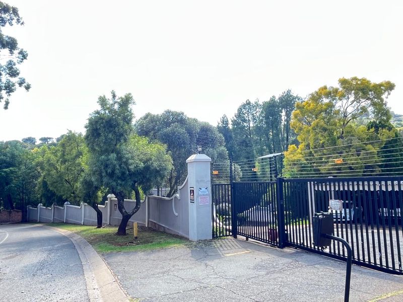 STUNNING FAMILY HOME - Photo 2