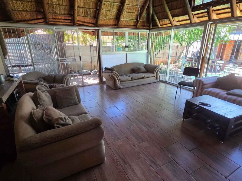 Prime Student Accommodation Investment with Immediate Returns - Photo 10