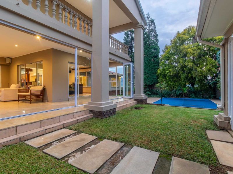 Spectacular 5 Bed, 5 Bath House in Sought after area in Sandon - Photo 2