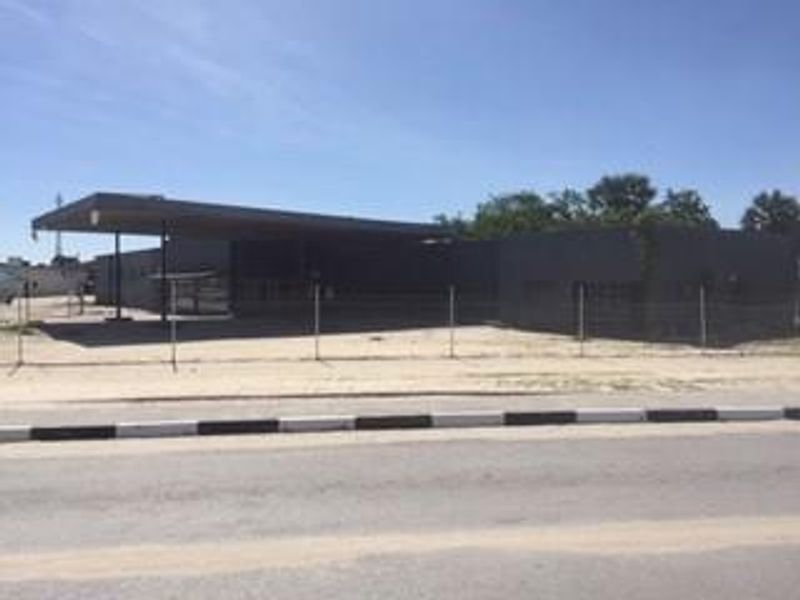 Showroom/Workshop/Office/Combination Property for Sale - PRIME Corner Property - Photo 8