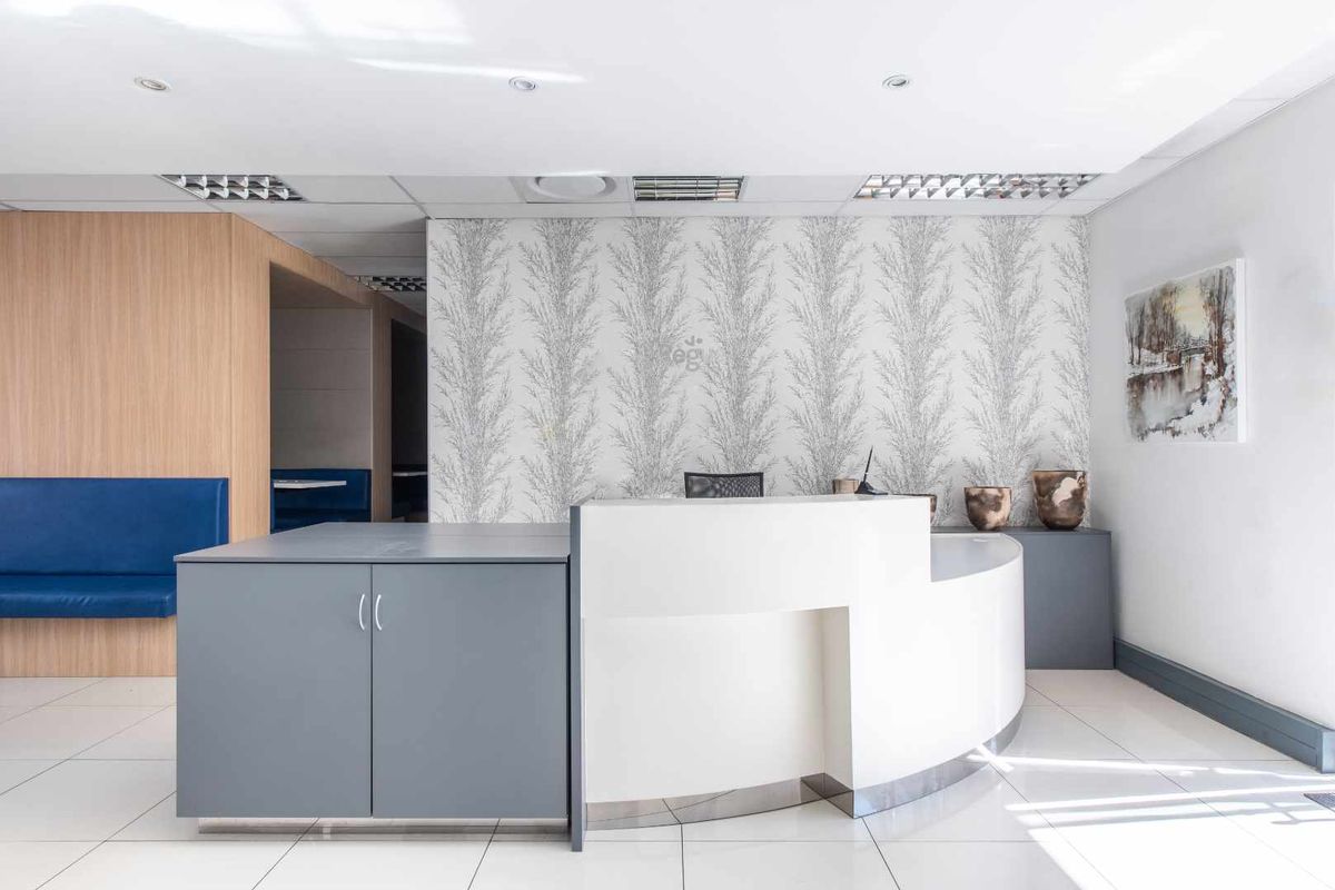 Private office space for 1 person in Regus Illovo, Fricker Road. - Photo 3