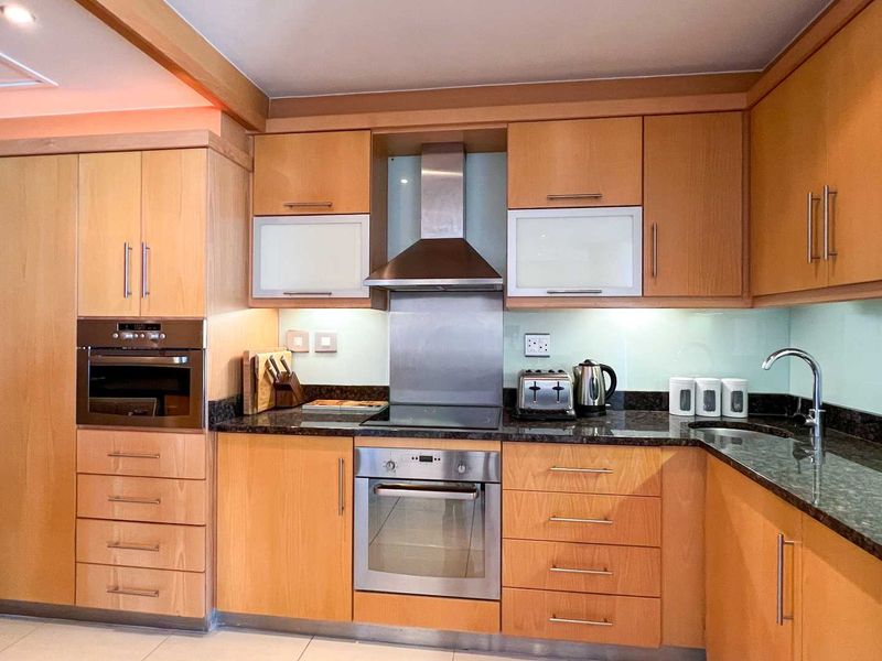 3 BEDROOM | 3.5 BATHROOM APARTMENT - Photo 6