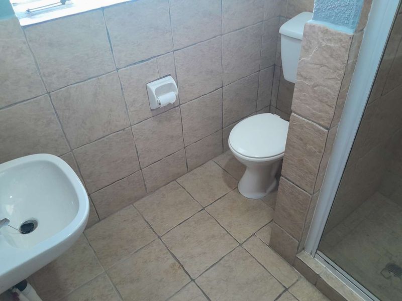 Comfortable facebrick Home in Elandspark - Photo 6